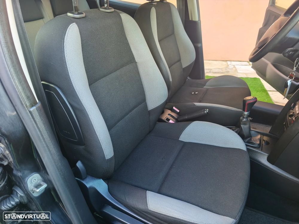 Peugeot 207 SW 1.6 HDi Premium - 13