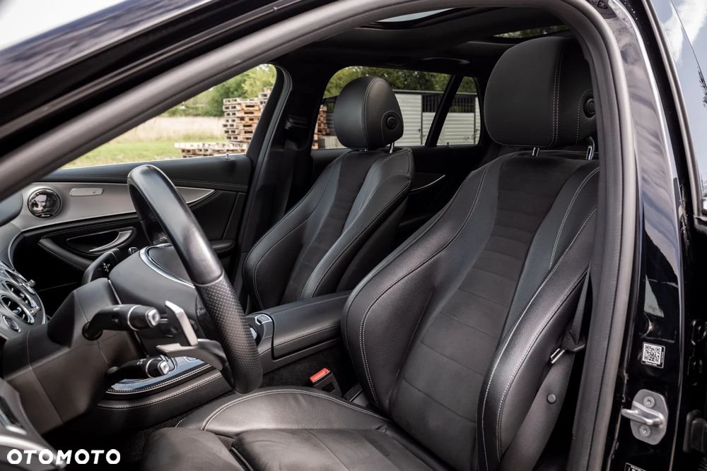 Mercedes-Benz Klasa E 220 d 4Matic T 9G-TRONIC AMG Line - 3