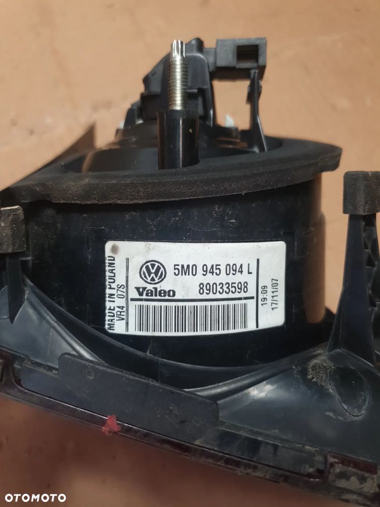 # LAMPA LEWY TYŁ W KLAPĘ VW GOLF PLUS nr 5M0945094L - 6