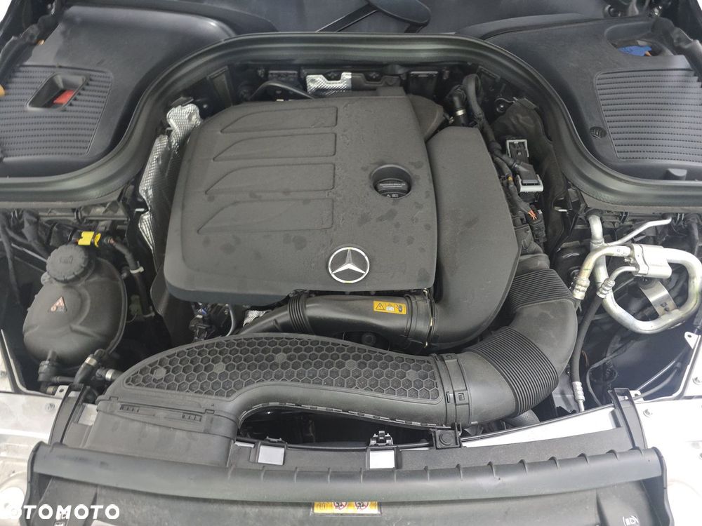 Mercedes-Benz GLC 300 4Matic 9G-TRONIC AMG Line Plus - 19