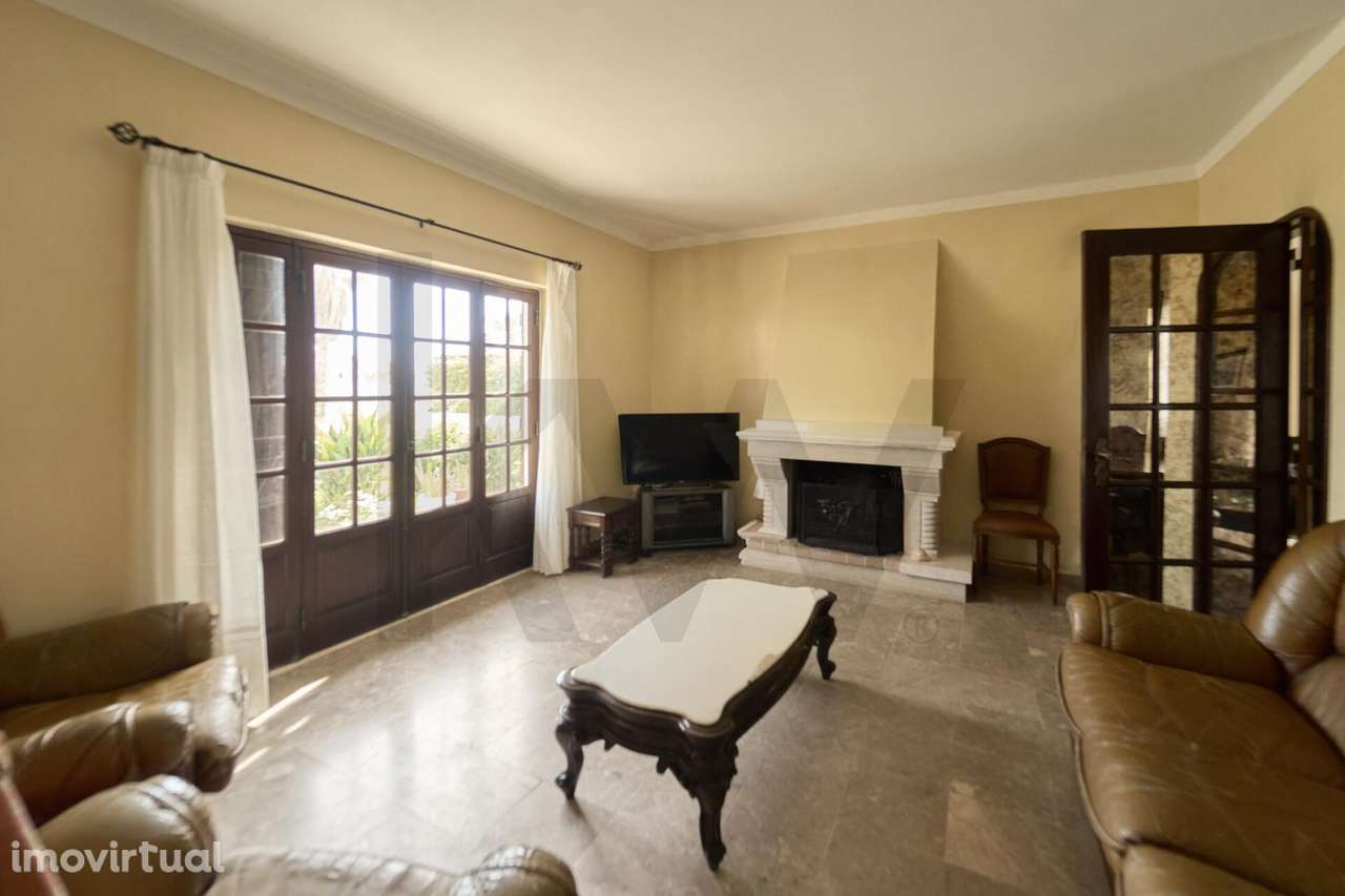 Moradia Tradicional com Jardim — O Seu Refúgio de Família em Porto Cov - Grande imagem: 4/23