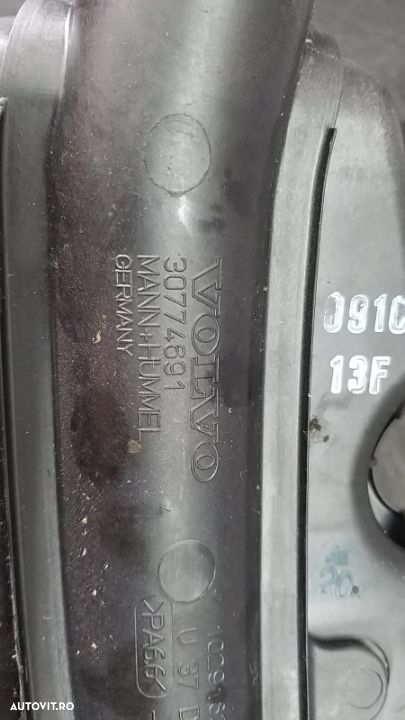 Furtun tub intercooler rezonator aer 2.4 d volvo xc70 ll xc60 l v70 3 v60 l s80 ll s60 2 - 3