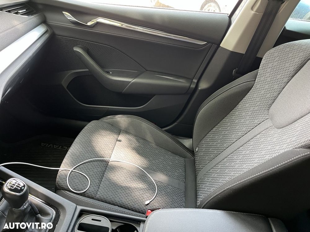 Skoda Octavia 1.5 TSI DSG Mild Hybrid Style - 10