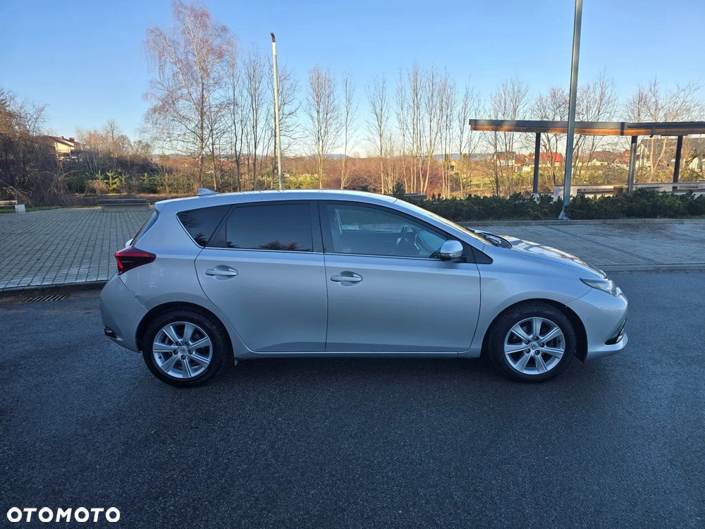 Toyota Auris 1.2 Turbo Multidrive S Executive - 23