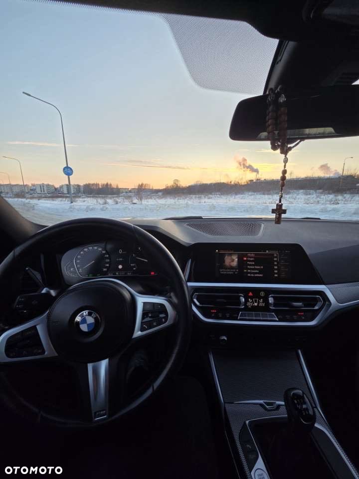 BMW Seria 3 318d M Sport Shadow - 5