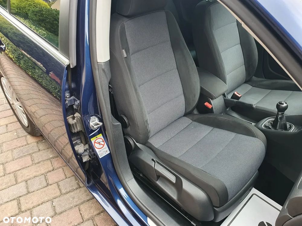 Volkswagen Golf 1.6 TDI DPF BlueMotion Technology Style - 12