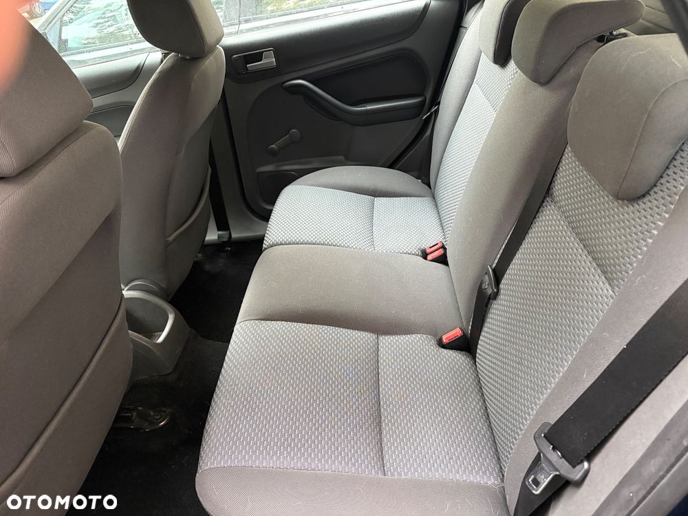Ford Focus ver-1-6-amber-x - 12