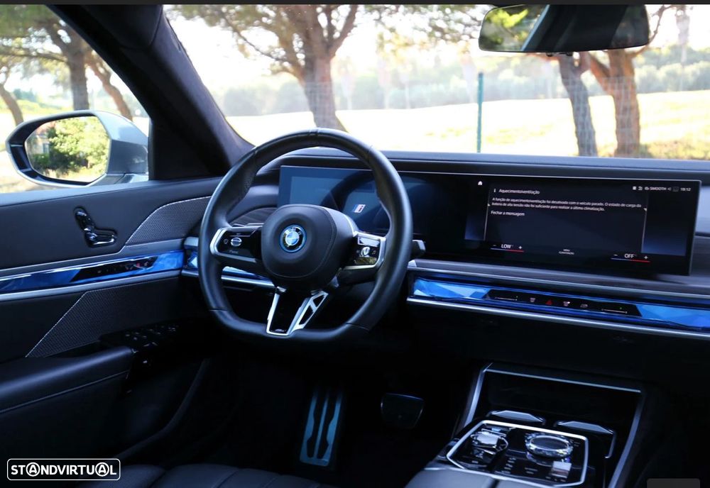 BMW i7 xDrive60 Pack Desportivo M - 5