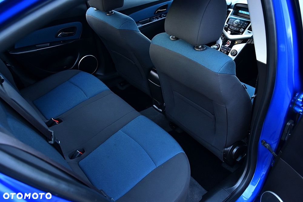 Chevrolet Cruze 1.8 LS+ - 36