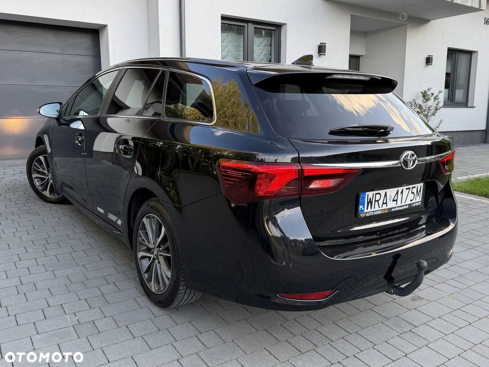 Toyota Avensis 1.8 Prestige MS - 25