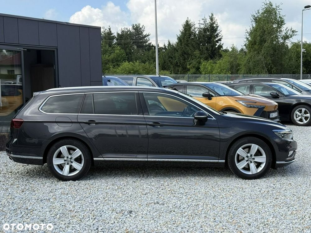 Volkswagen Passat Variant 2.0 TDI SCR DSG Elegance - 10