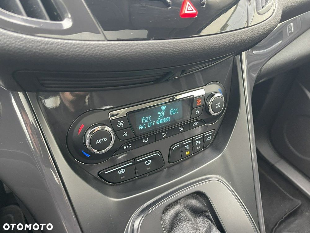 Ford Kuga - 36