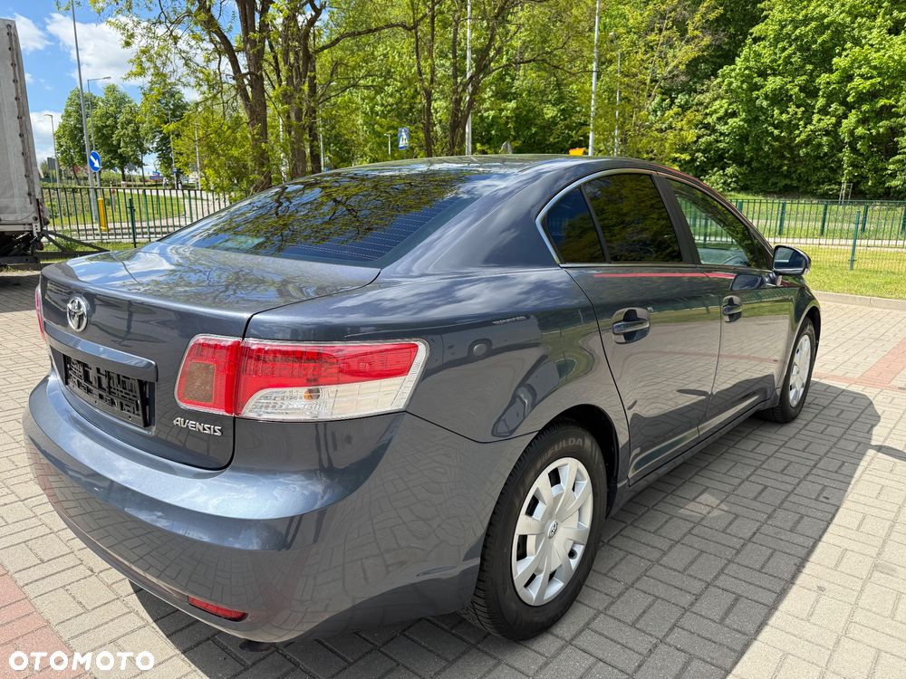 Toyota Avensis 2.0 Executive - 3