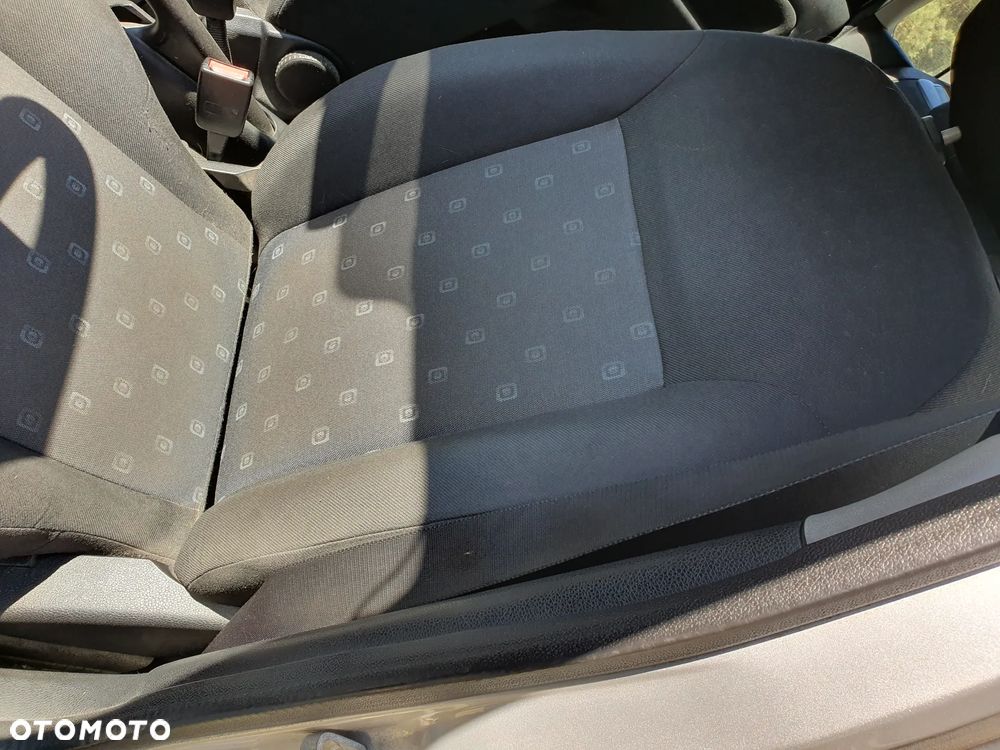 Ford Fiesta 1.3 - 13