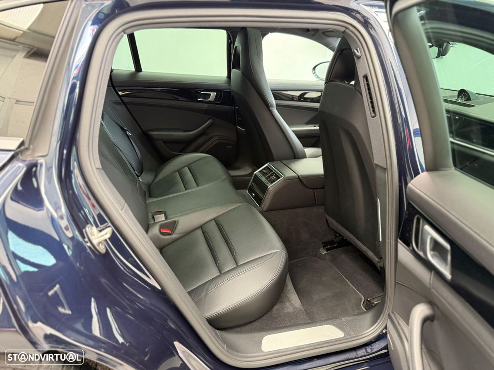 Porsche Panamera Sport Turismo 4 E-Hybrid - 10