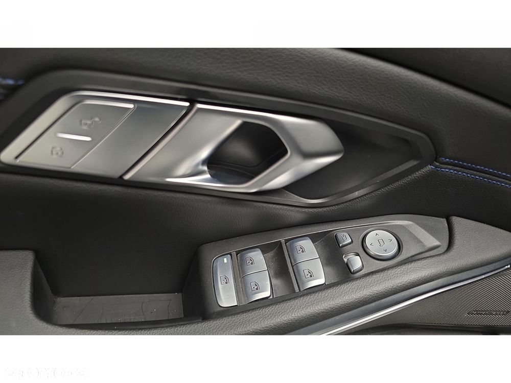 BMW Seria 3 320d xDrive M Sport - 29