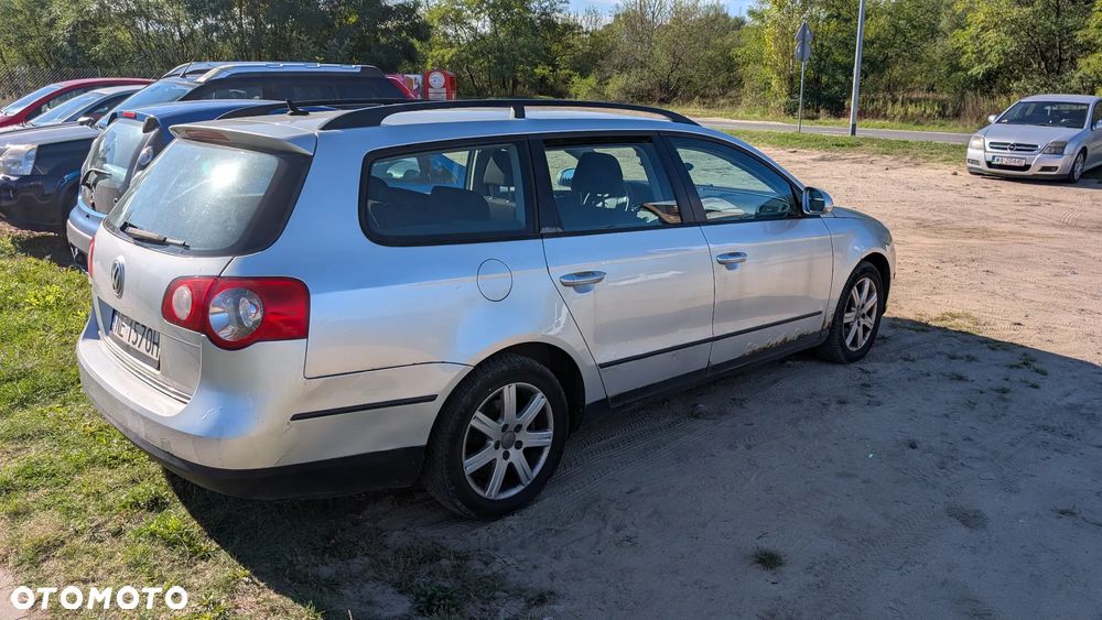 Volkswagen Passat 1.6 Comfortline - 5