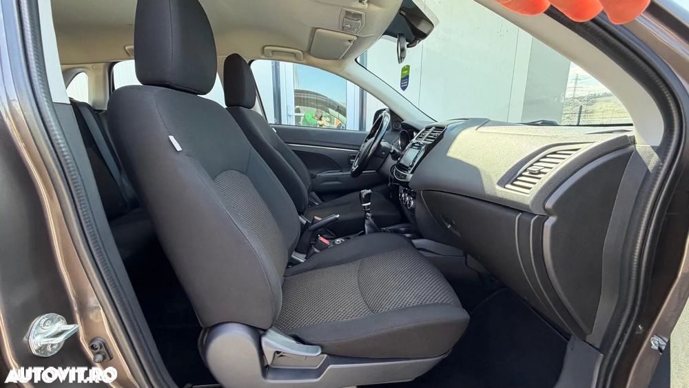 Mitsubishi ASX - 10