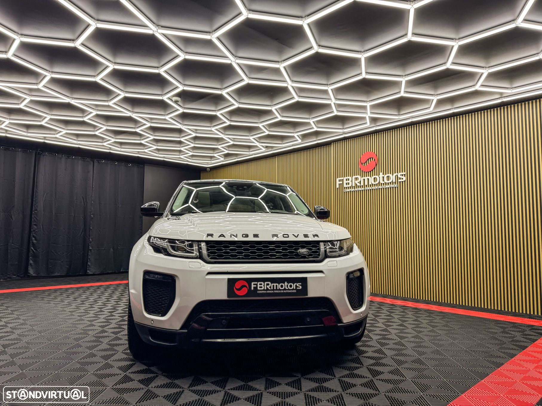 Land Rover Range Rover Evoque 2.0 D180 AWD R-Dynamic HSE Auto - 19