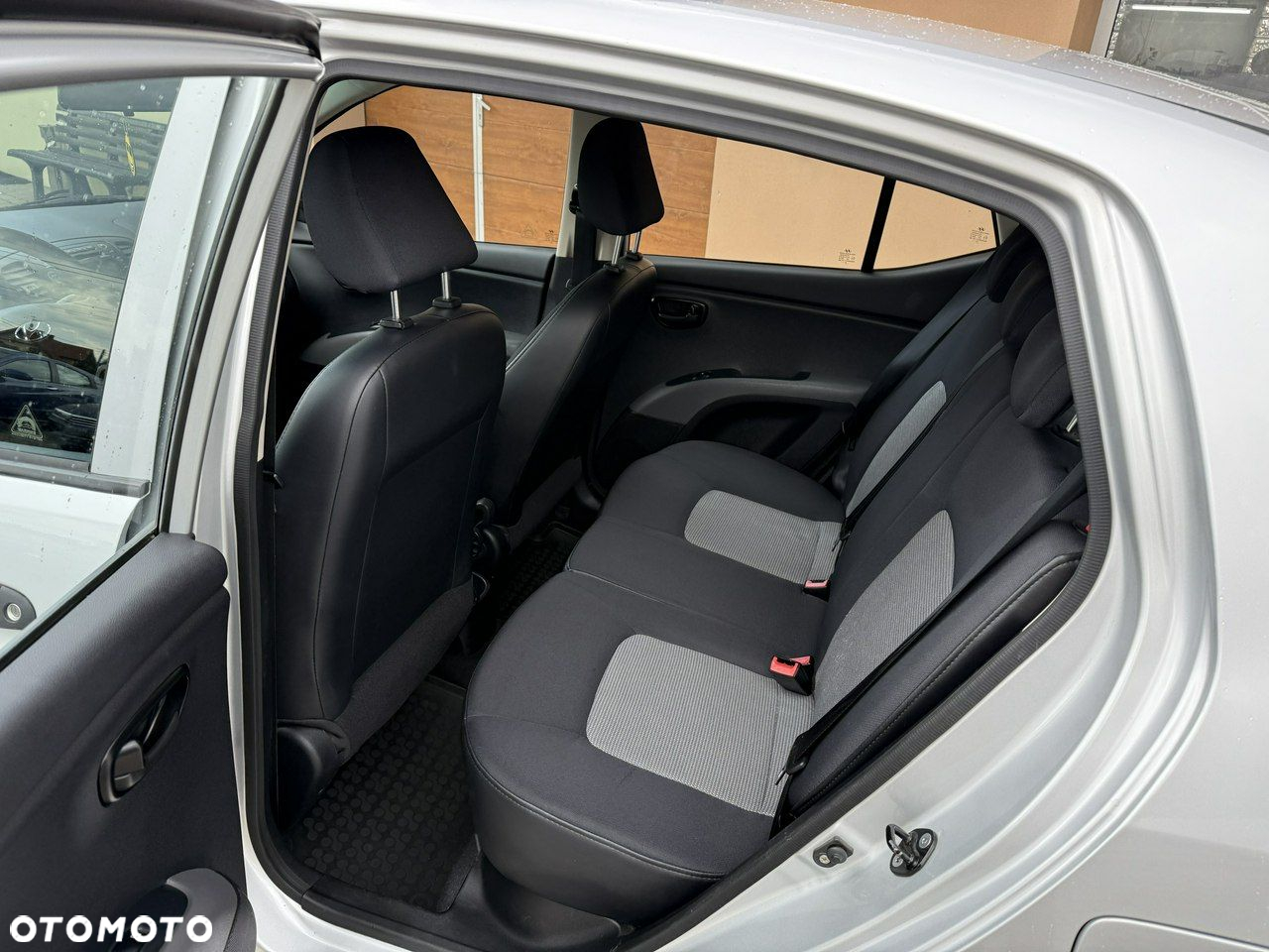 Hyundai i10 1.1 - 22