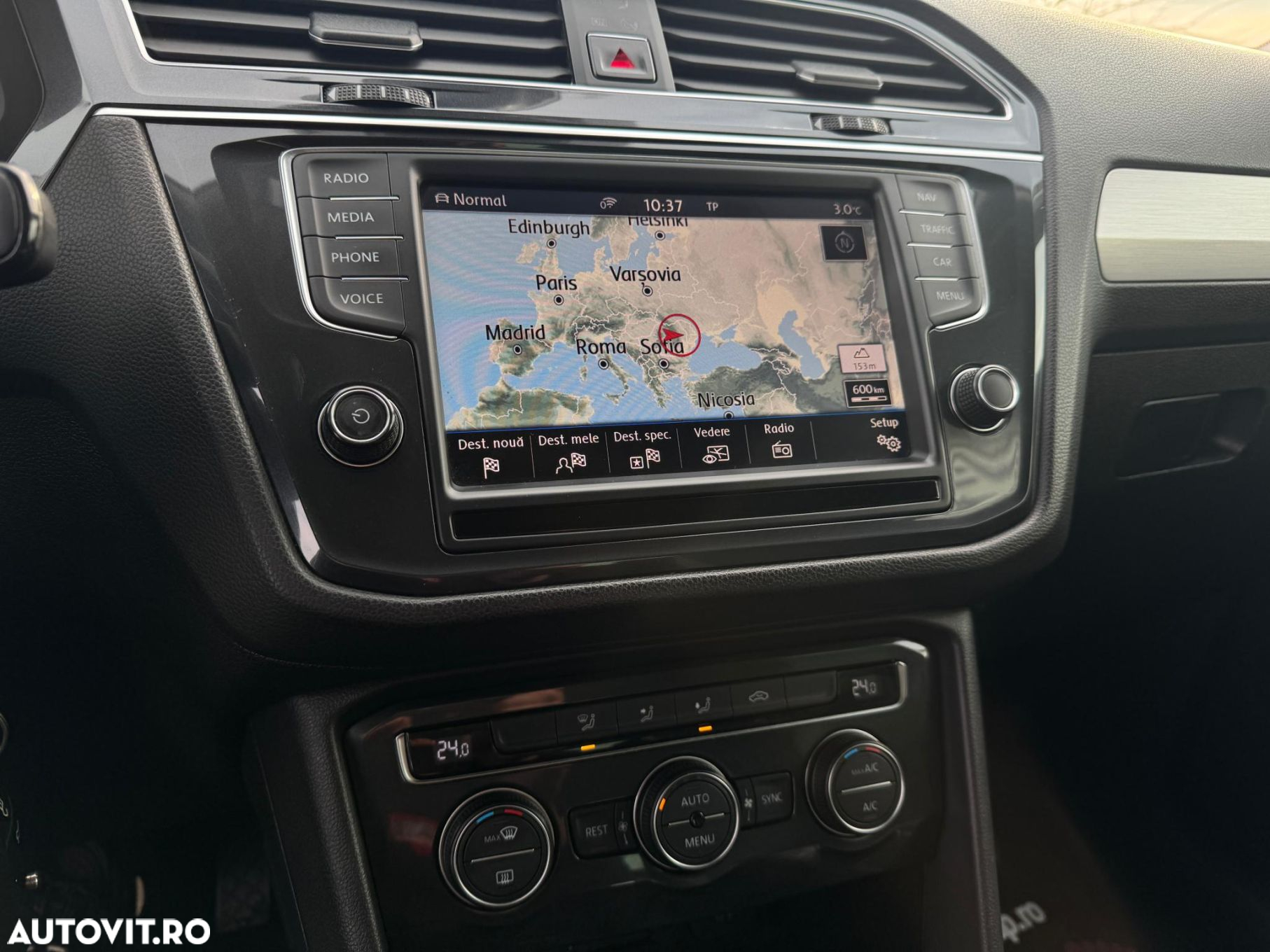 Volkswagen Tiguan - 11