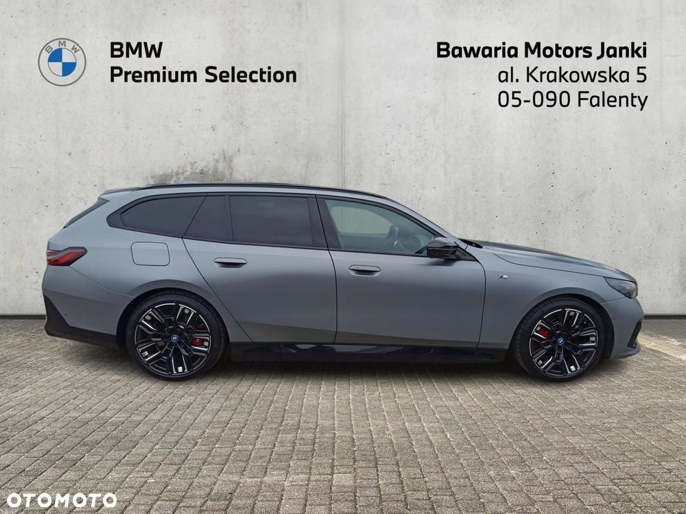 BMW i5 - 8