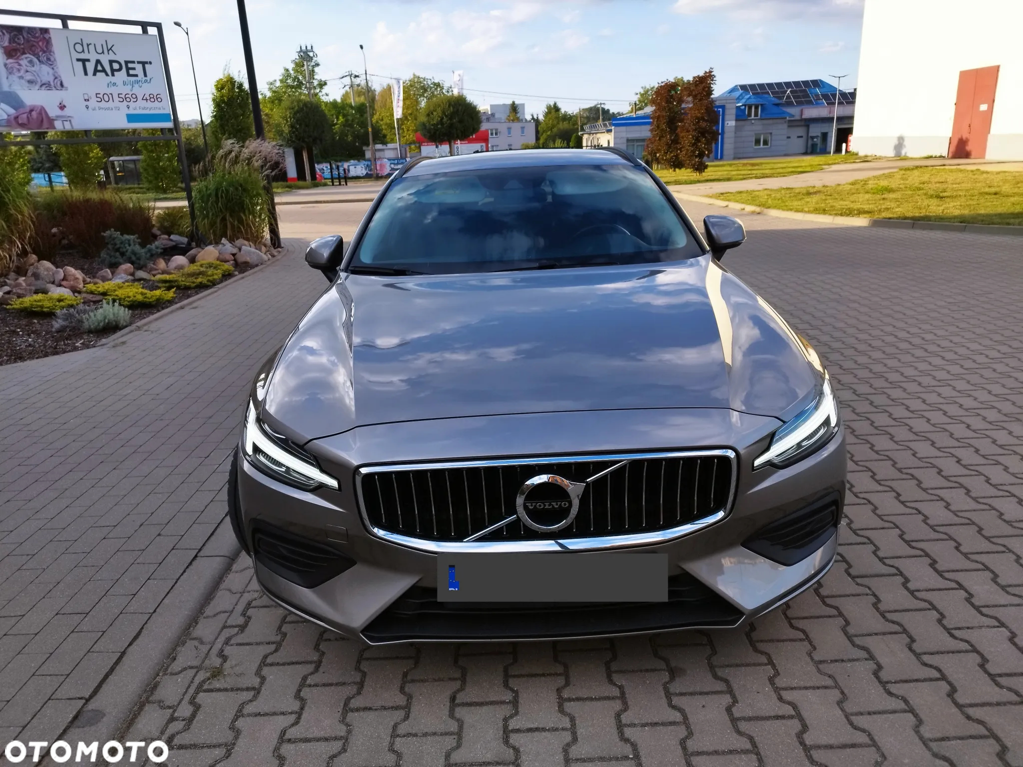 Volvo V60 B3 B DKG Momentum Core - 12