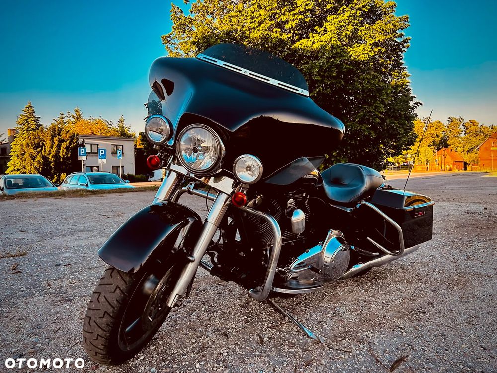 Harley-Davidson Touring Street Glide - 2