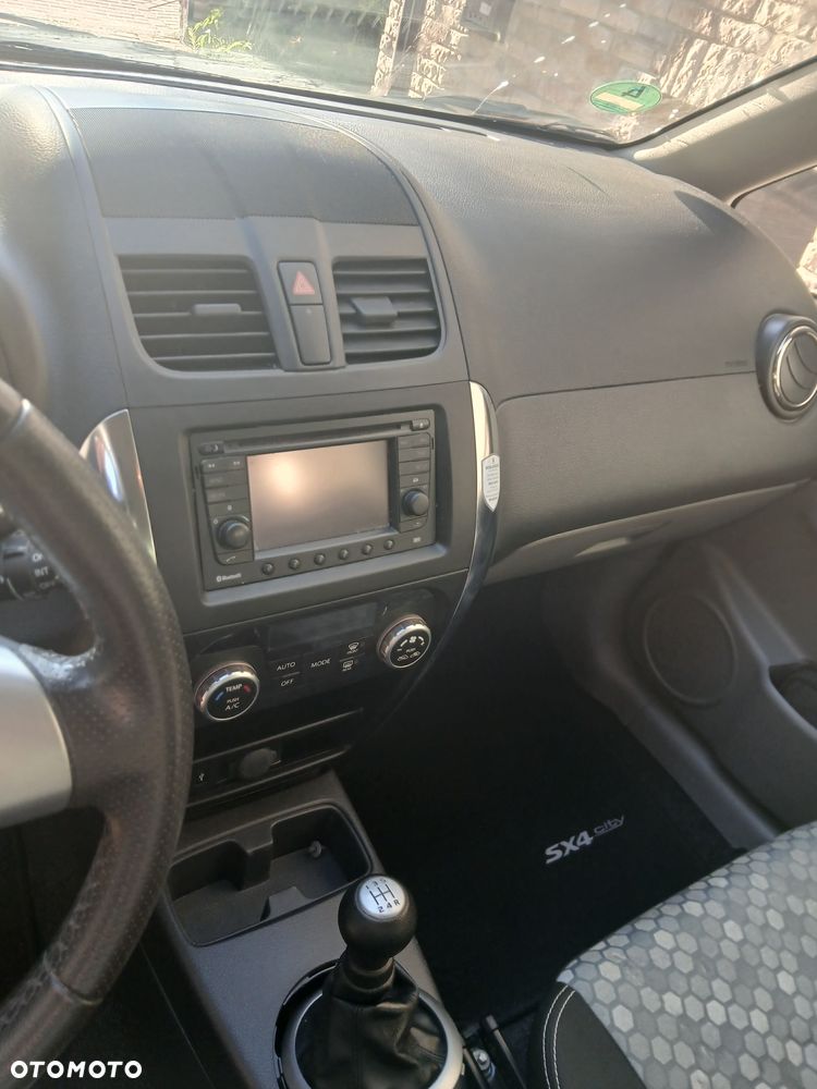 Suzuki SX4 - 16