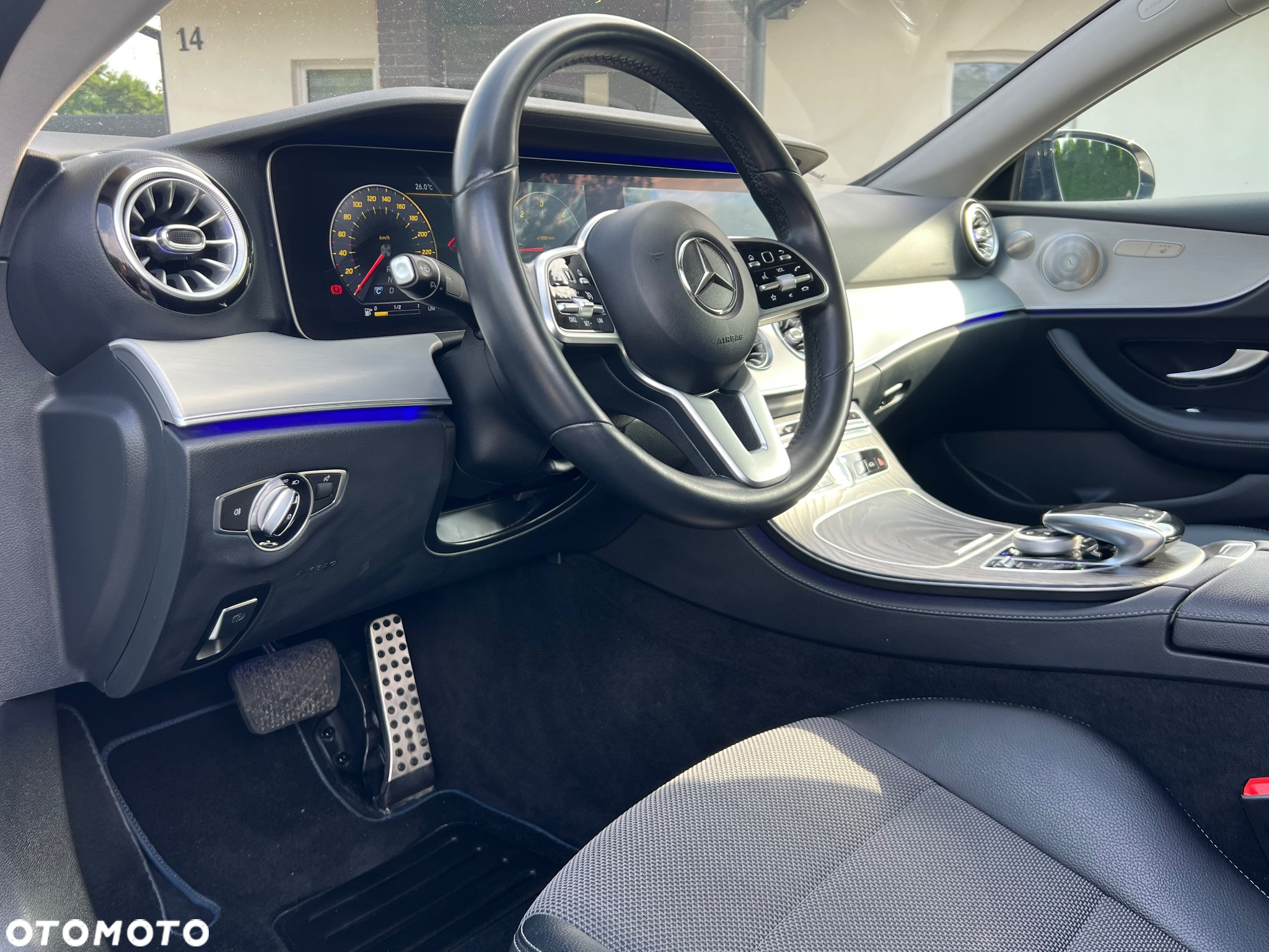 Mercedes-Benz Klasa E 220 d Coupe 9G-TRONIC - 20