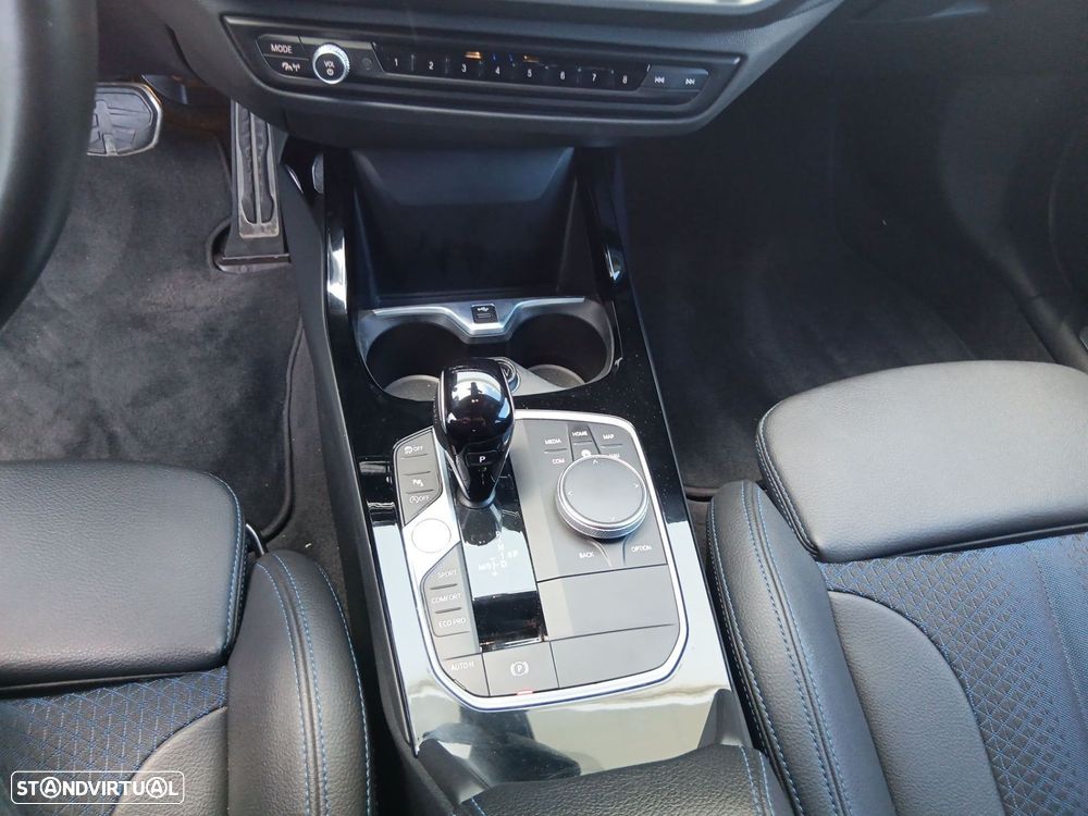 BMW 116 d Pack Desportivo M Auto - 17