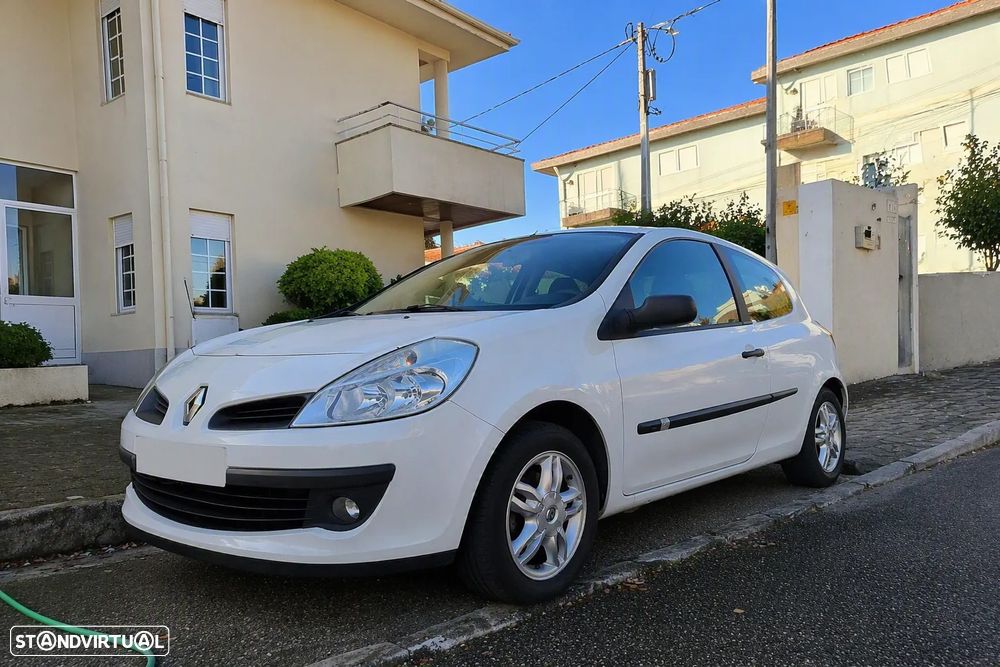 Renault Clio 1.5 dCi Dynamique S - 3