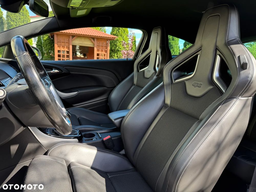 Opel Astra IV GTC OPC - 29
