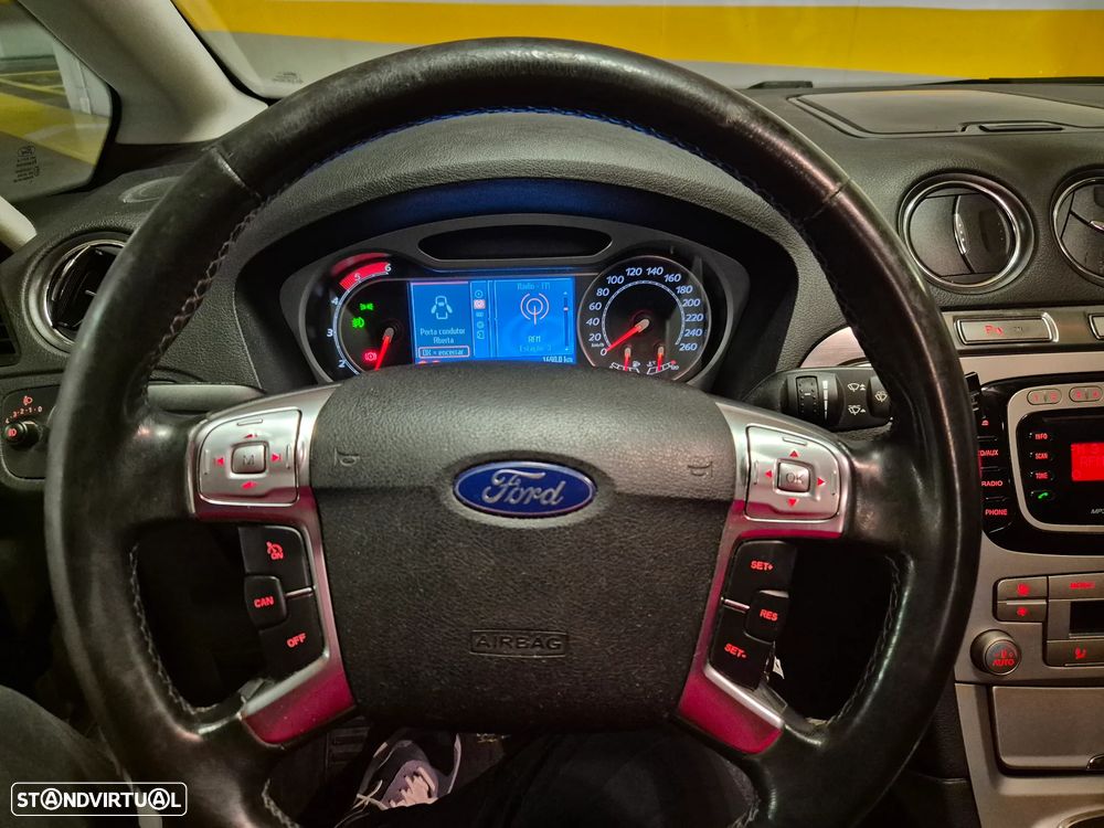 Ford S-Max 2.0 TDCi Titanium 7L - 19