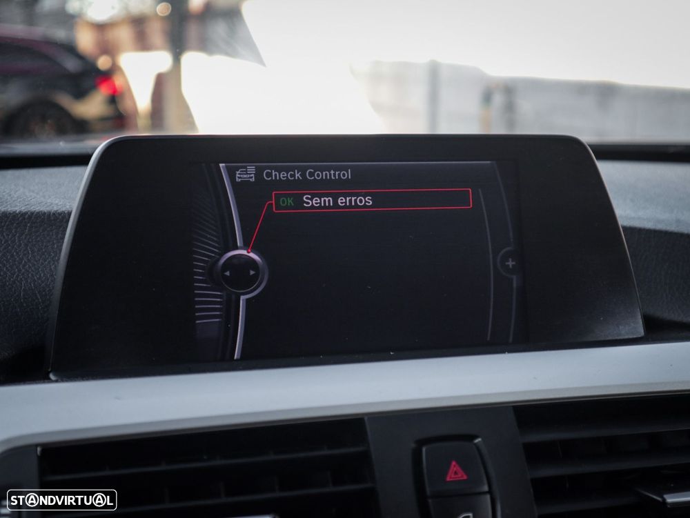 BMW 320 d EfficientDynamics Auto Line Sport - 35