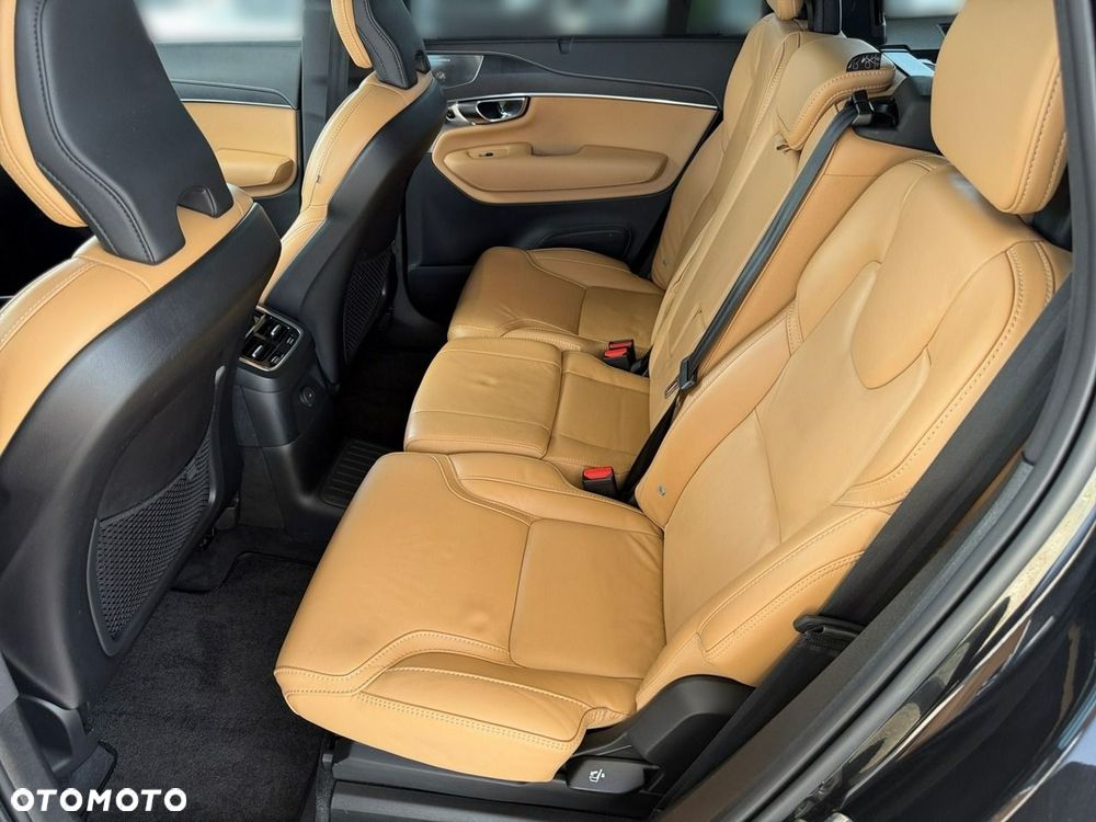 Volvo XC 90 - 22