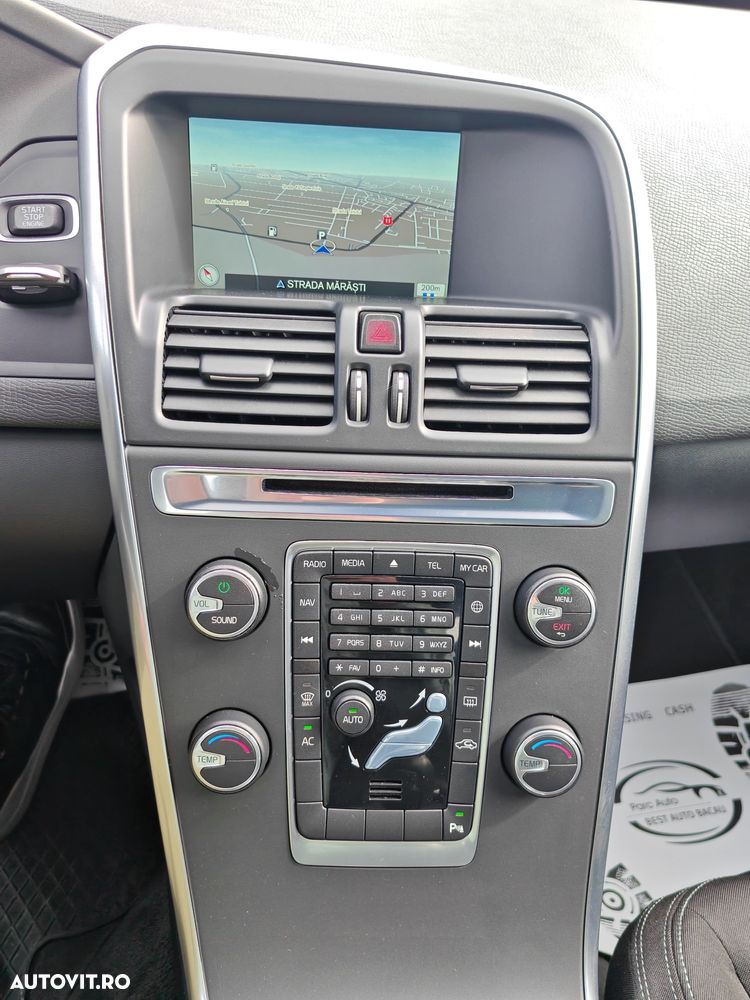 Volvo XC 60 D3 Geartronic Momentum - 14