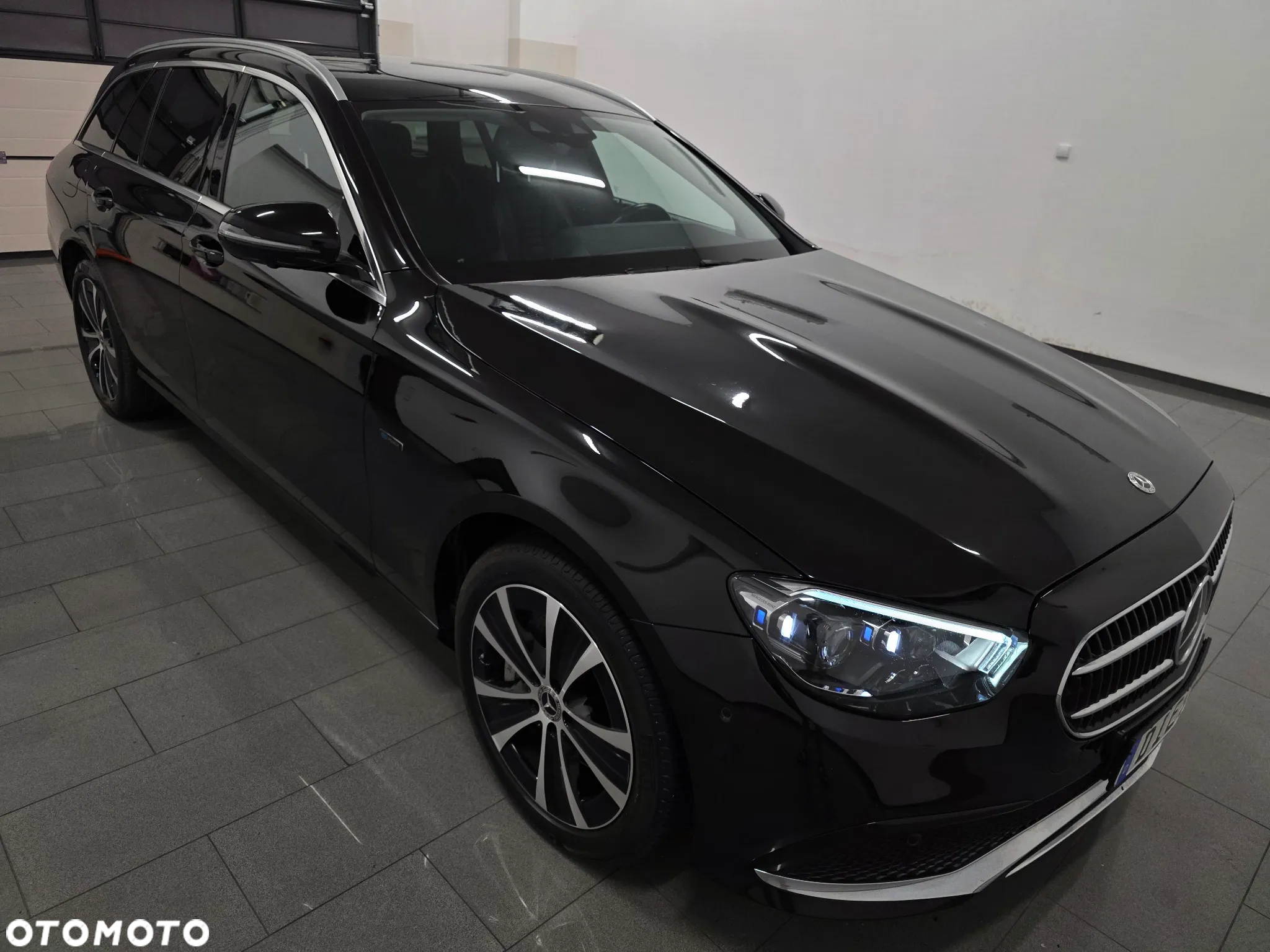 Mercedes-Benz Klasa E 220 d 4Matic 9G-TRONIC AMG Line - 34