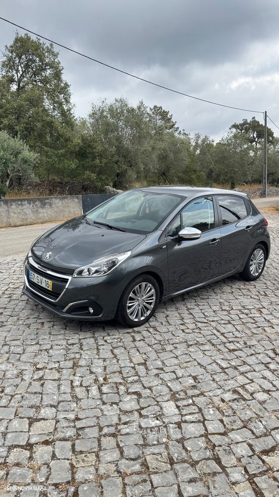 Peugeot 208 1.2 PureTech Style - 1