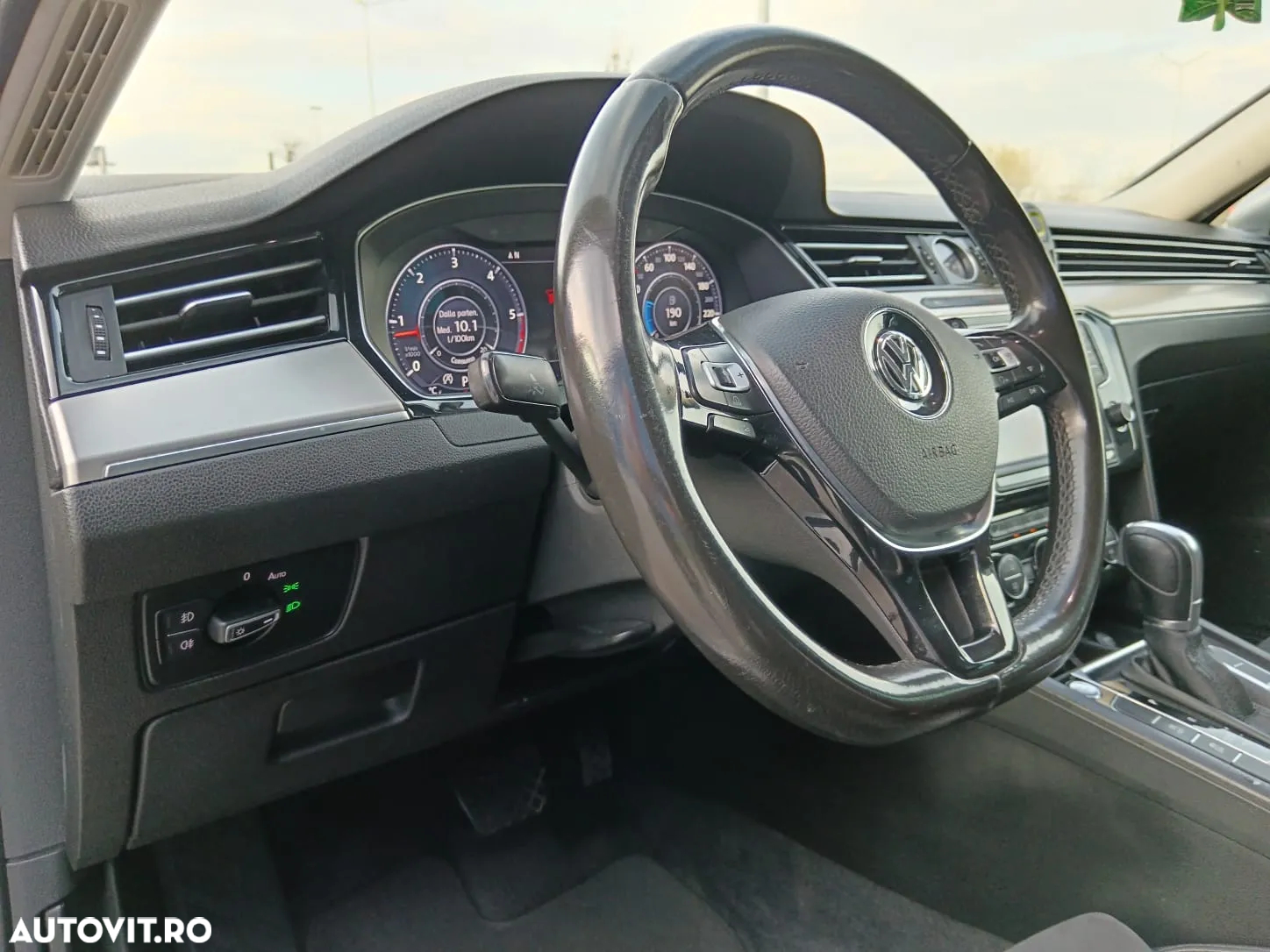 Volkswagen Passat Variant 2.0 TDI DSG Highline - 14