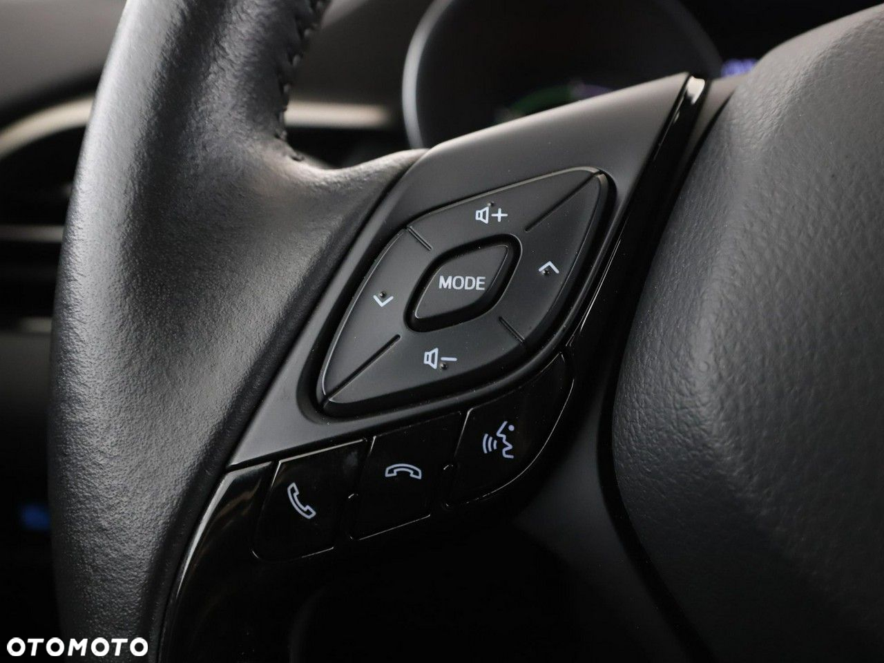 Toyota C-HR Hybrid Lounge - 27