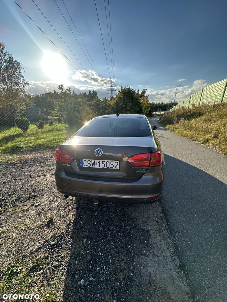 Volkswagen Jetta - 6