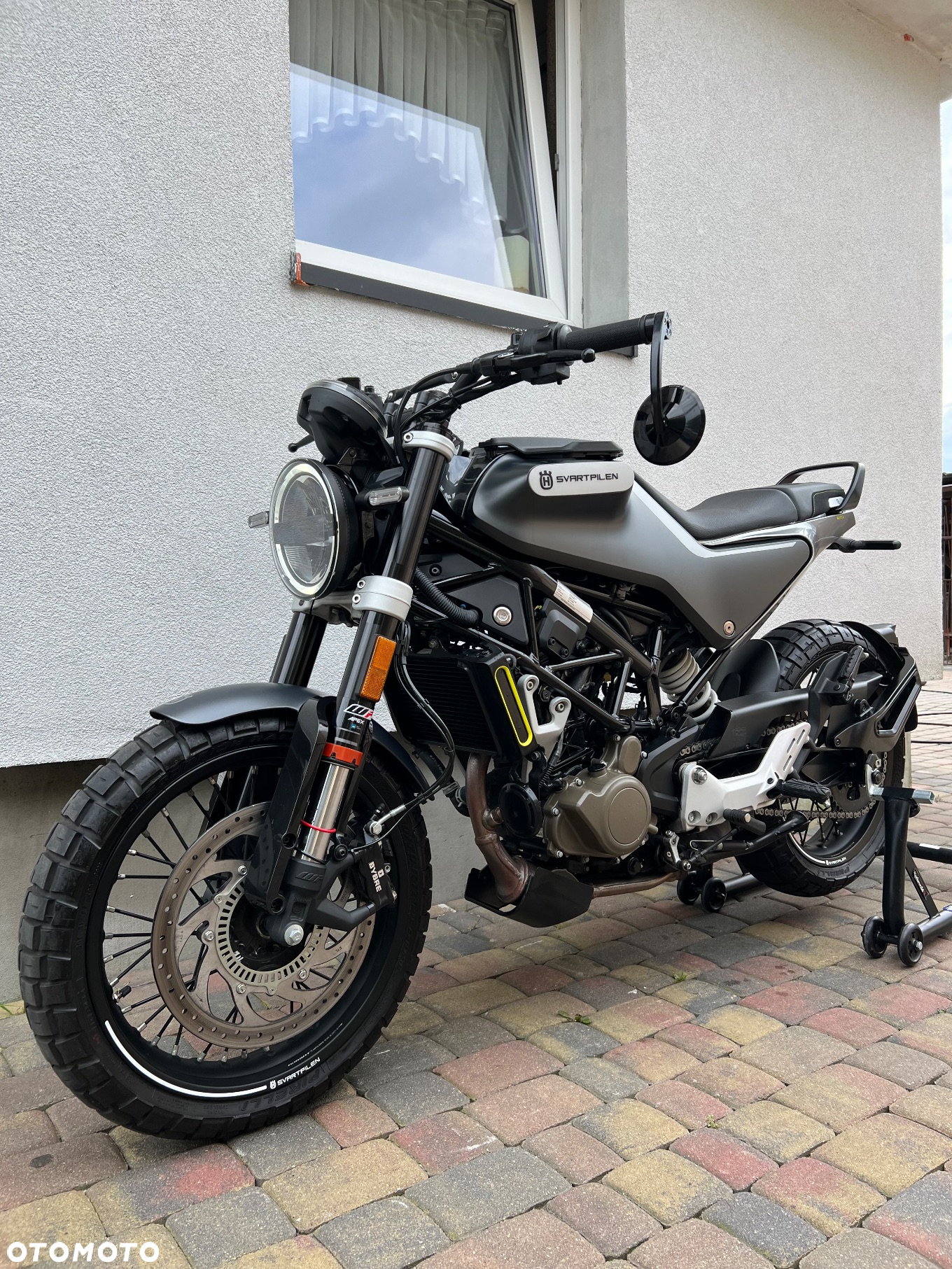 Husqvarna Svartpilen - 11
