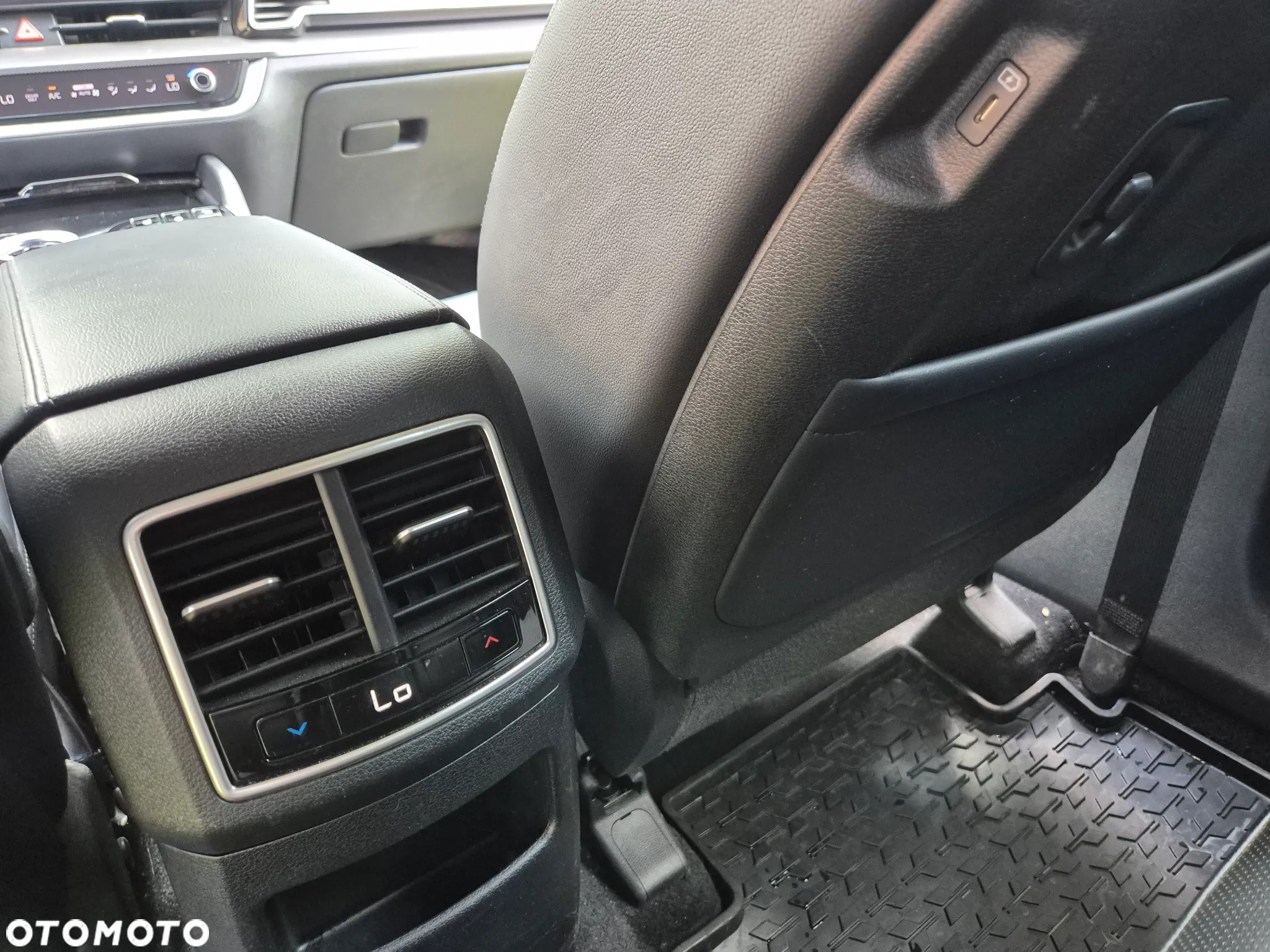 Kia Sportage 1.6 T-GDI HEV Business Line 4WD - 26