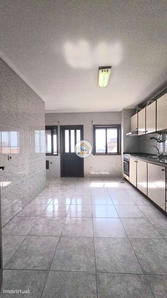 Apartamento T1 com Garagem Fechada e Arrumos | Vergada, Mozelos - Grande imagem: 3/20