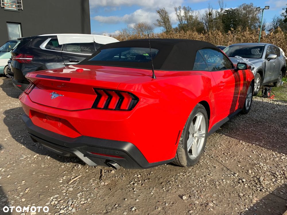 Ford Mustang - 6