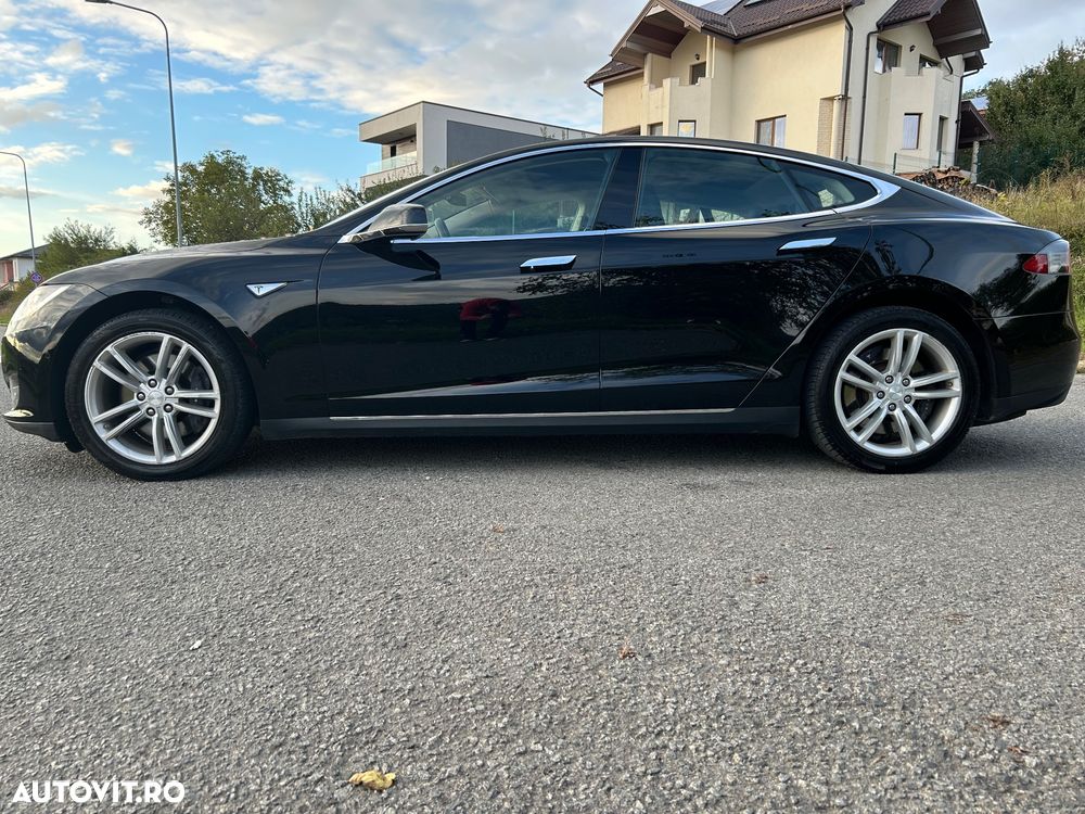 Tesla Model S 85D Allradantrieb - 12