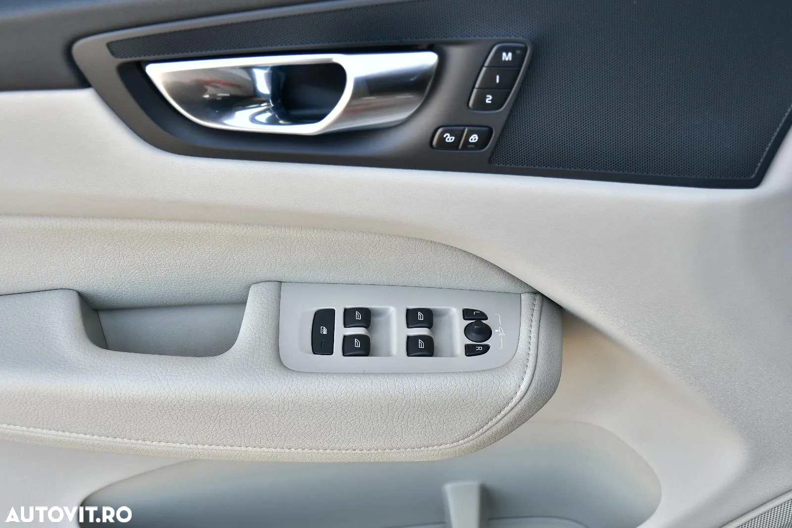 Volvo XC 60 B4 MHEV AT8 AWD Inscription - 27