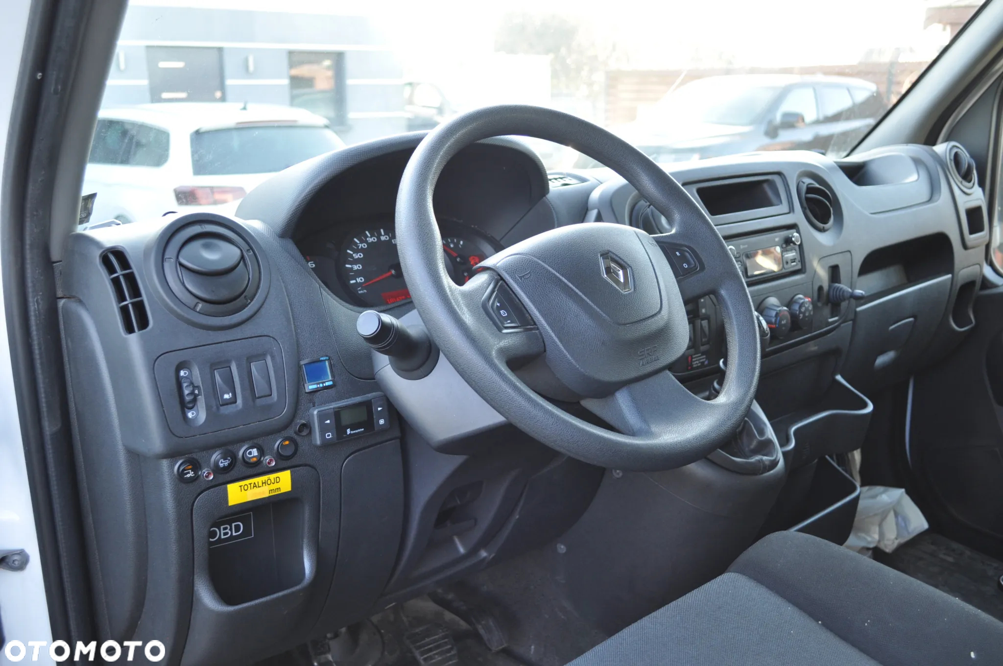 Renault HIT! Renault Master DMC 7000 KG!! Kat.B 3 OSIE Izoterma Winda Pneumatyka - 5