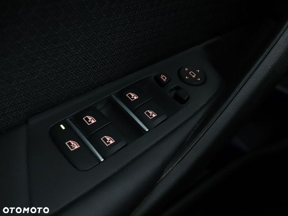 BMW Seria 5 530e - 35